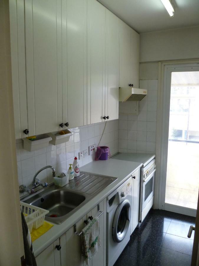 Double Room With Ensuite Bathroom At Datacom Building นิโคเซีย ภายนอก รูปภาพ
